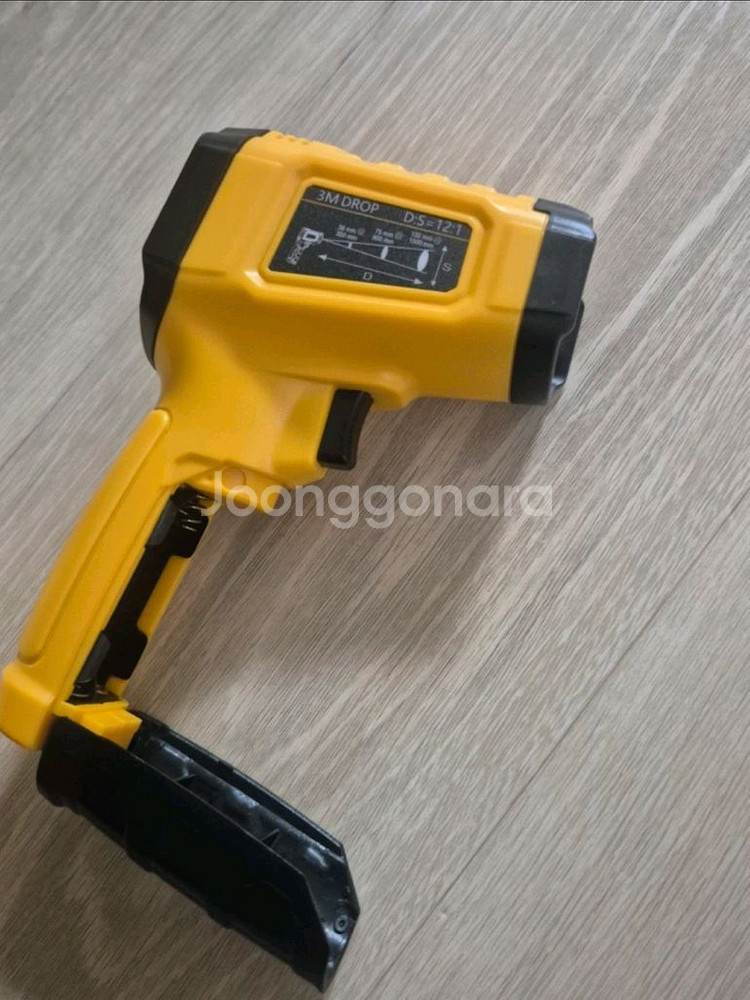 [새거]휴대용 적외선 디지털 온도측정기--0