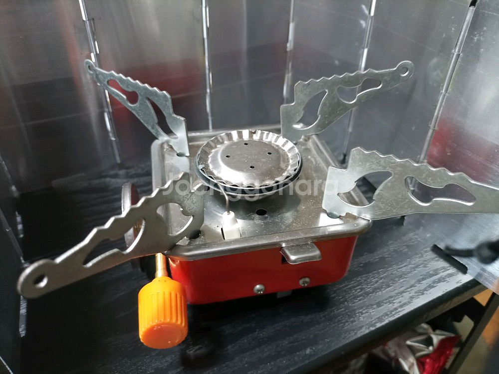 캠핑용으로 휴대용 가스 버너입니다. 9단 바람막이 포함--2