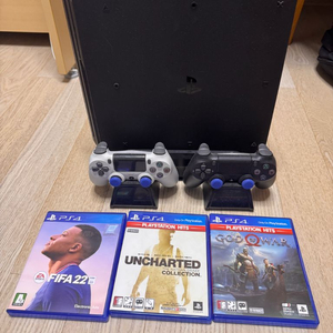 PS4 Pro 1TB 7218b + 듀얼쇼크 2개 + 게임 5개