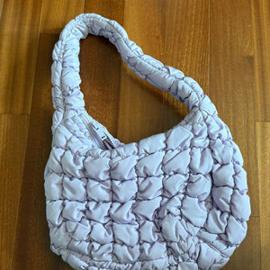 [급처] COS 코스 퀼티드 구름백 라벤더(네고가능)