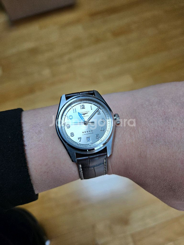 론진 스피릿 37mm 샴페인 판매--2