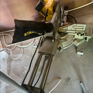 스텐리 슬라이딩 각도절단기