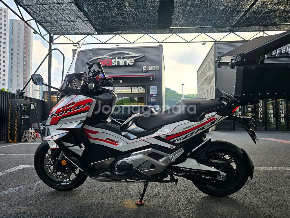 혼다 포르자 750 24년식 mmx데칼 팝니다--1