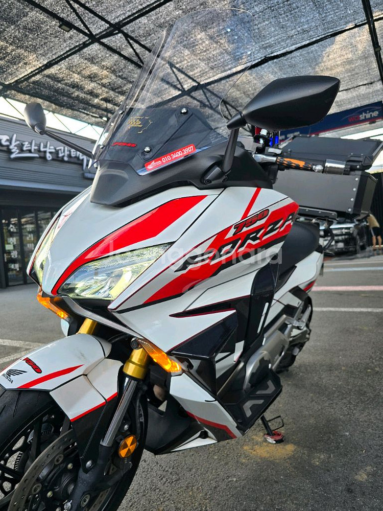혼다 포르자 750 24년식 mmx데칼 팝니다--2