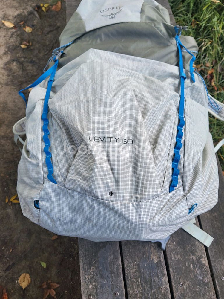 오스프리 레비티60L 초경량등산배낭--1