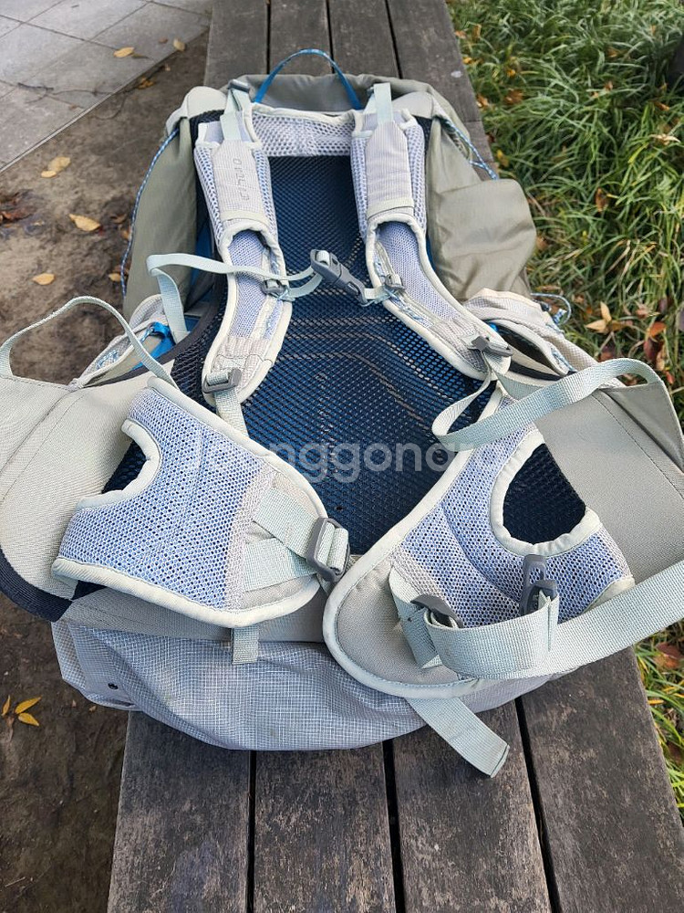 오스프리 레비티60L 초경량등산배낭--5