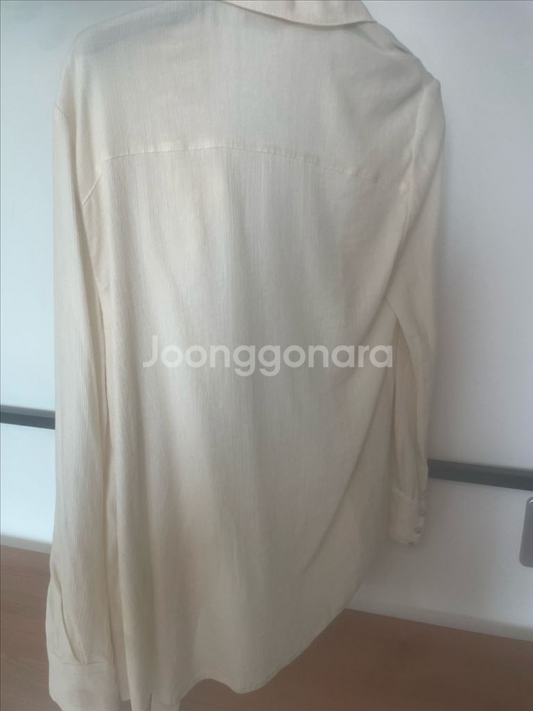 리스트 크림색 면소재 여성 셔츠 블라우스 55사이즈--4