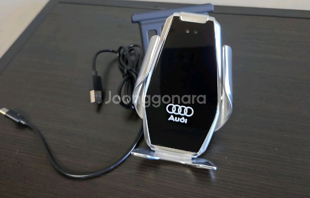 아우디Q5 차량용 스마트폰 무선 충전 거치대--0