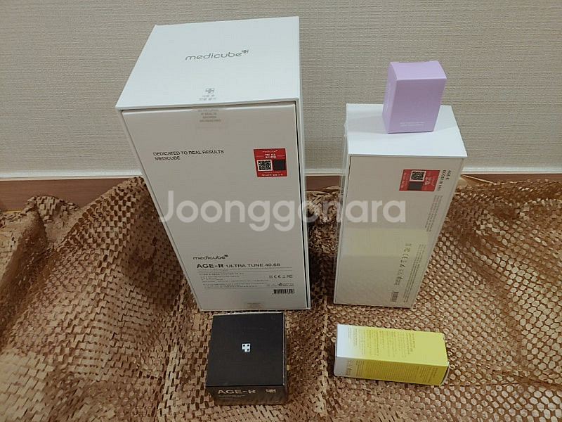 [박스미개봉 정품] 메디큐브 에이지알 기기 2종세트 완전새상품입니다--2