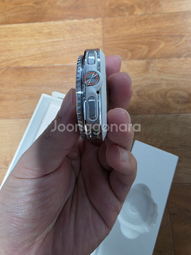 갤럭시워치8 클래식 46mm 블루투스 화이트 판매합니다--2