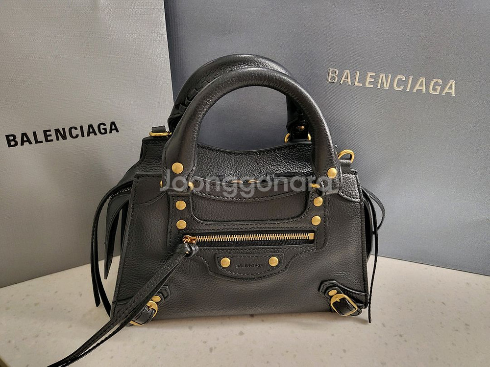 *마지막가격* (정품) 발렌시아가 네오 클래식 미니 탑--0