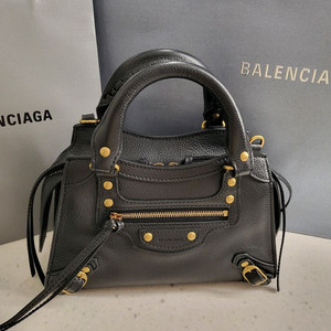 *마지막가격* (정품) 발렌시아가 네오 클래식 미니 탑