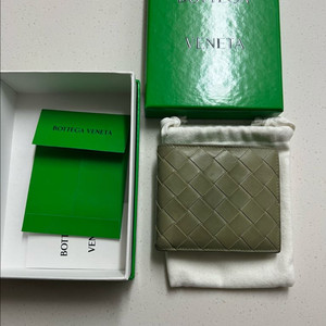 보테가베네타 인트레치아토 반지갑