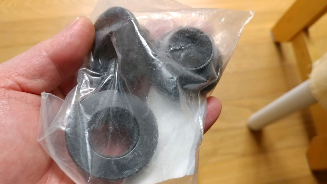 자동차 부품_ 부품 번호: KK15126042. 부품명: 너트 록(Nut-lock). 이미지