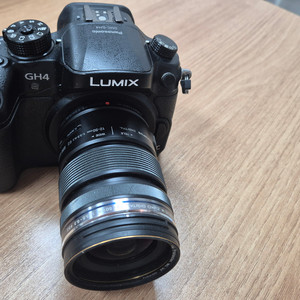 파나소닉 루믹스 GH4 카메라 + 올림푸스12-50mm 렌즈 + 마이크 기타 용품