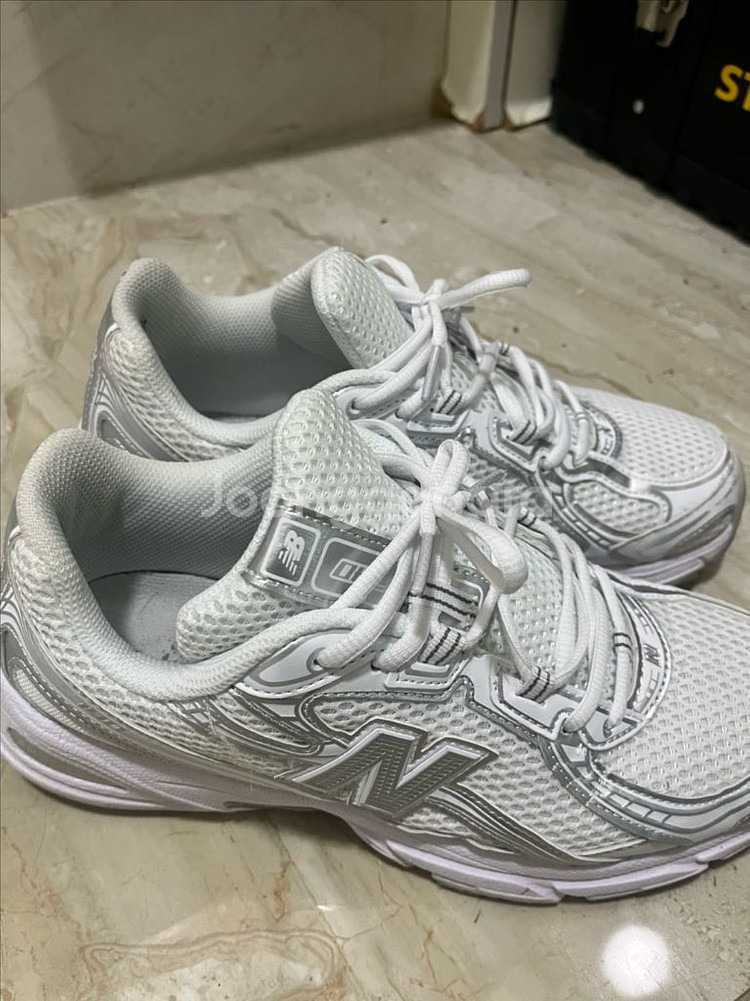 뉴발 740 화이트실버메탈릭 싸게팝니다--0