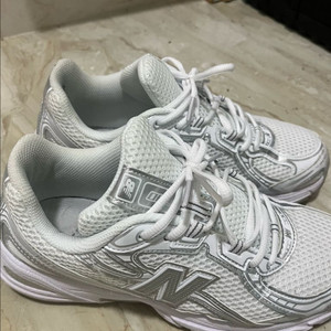 뉴발 740 화이트실버메탈릭 싸게팝니다