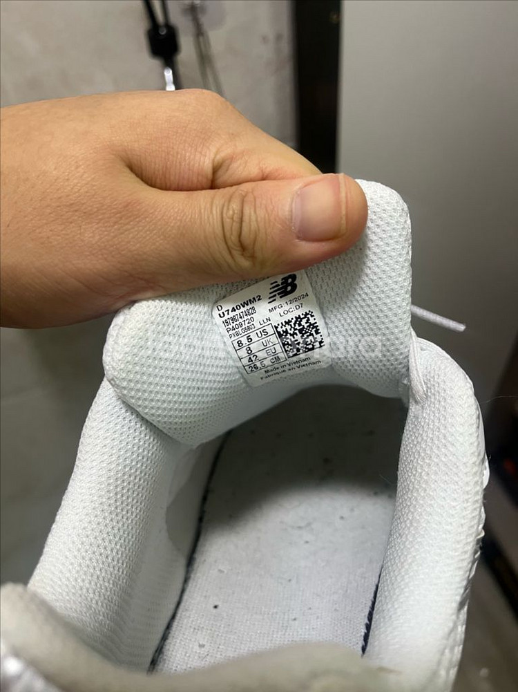 뉴발 740 화이트실버메탈릭 싸게팝니다--3