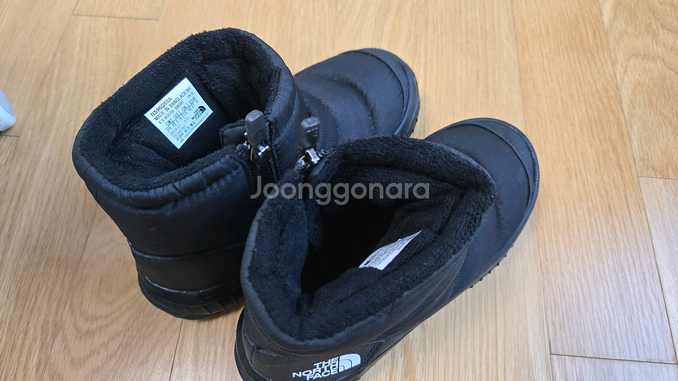 노스페이스 키즈 패딩부츠 200사이즈--1