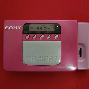 소니워크맨 WM-FX707 핑크 깨끗한 정상작동품