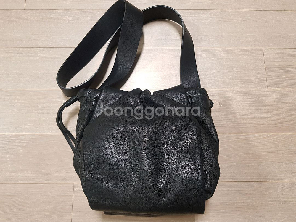 cos 코스 천연가죽 숄더백--0