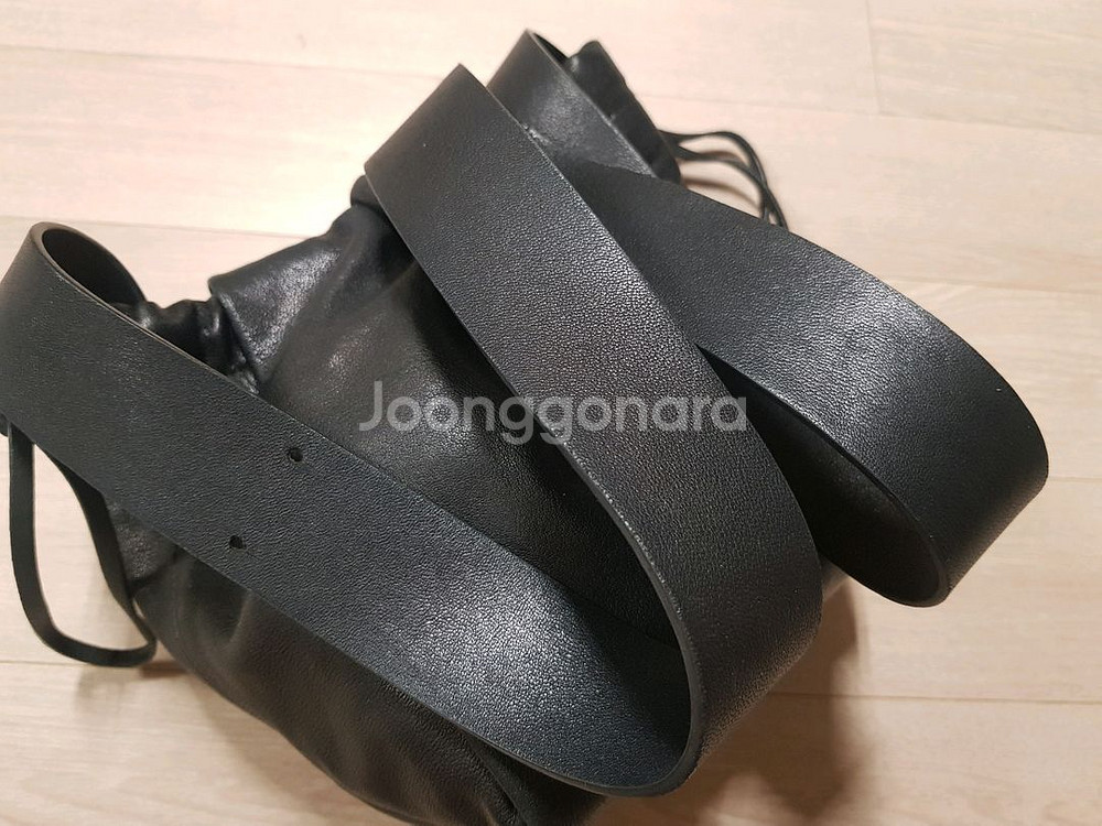 cos 코스 천연가죽 숄더백--5