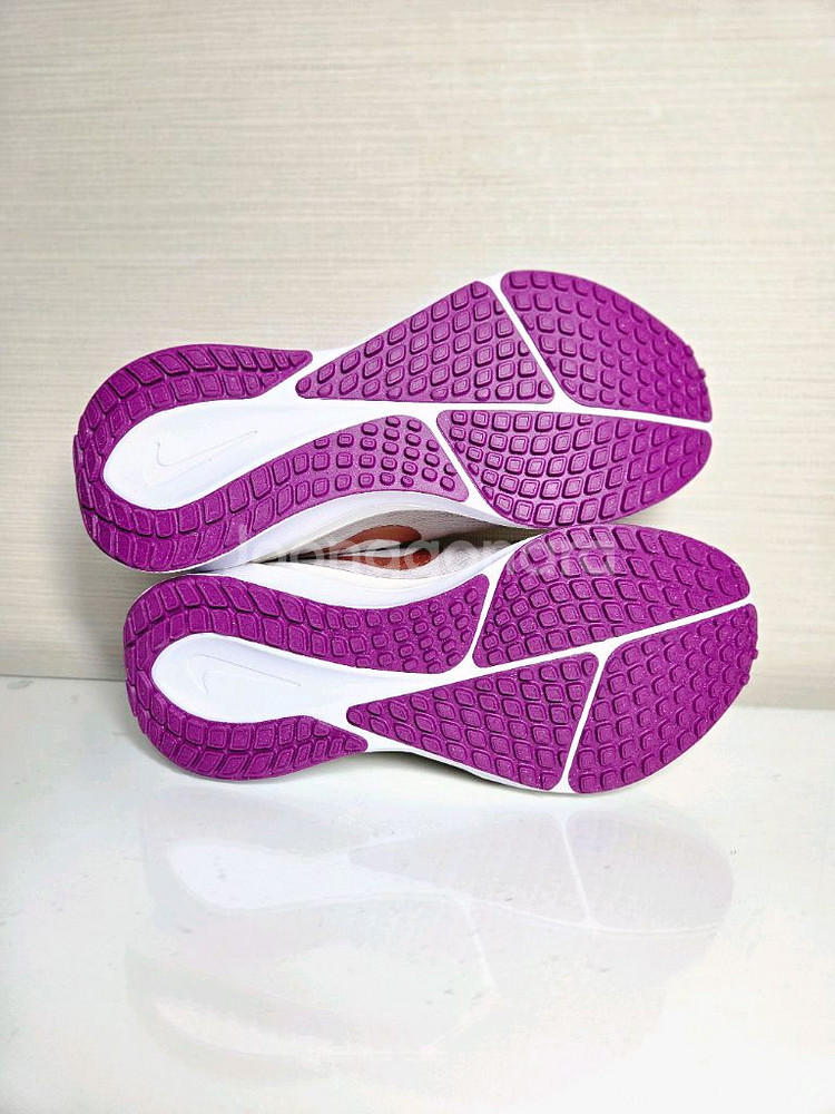 (235,245) 나이키 W 에어 줌 보메로 러닝화--7