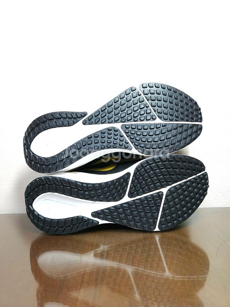 (285) 나이키 에어 줌 보메로 러닝화 블랙골드--7