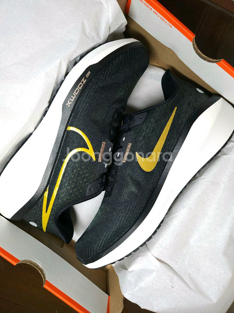 (285) 나이키 에어 줌 보메로 러닝화 블랙골드--8