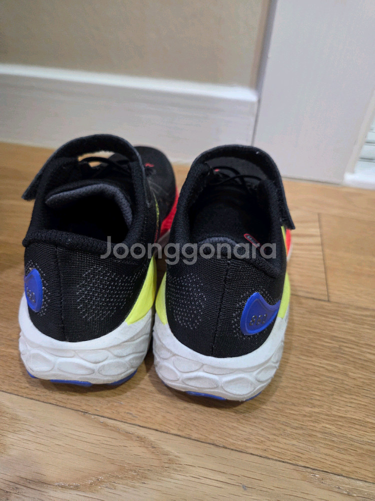 뉴발란스 키즈 운동화 사이즈190 팝니다--1