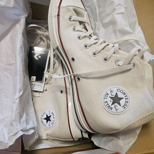 컨버스 척70클래식 하이 295사이즈 팝니다