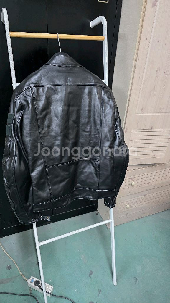 다이네즈 8트랙 가죽자켓 48사이즈 새상품 팝니다(가격다운)--1