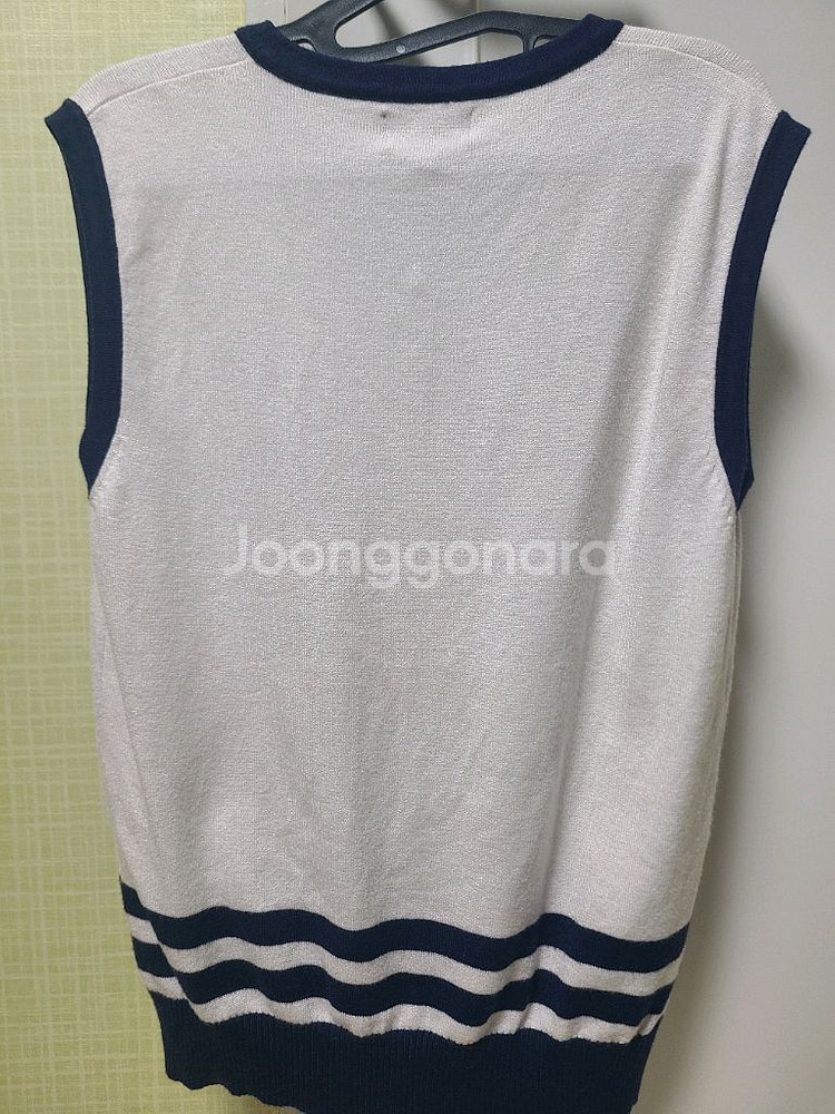 남여공용 PXG 브이넥 니트 조끼 아이보리(95~100)--1