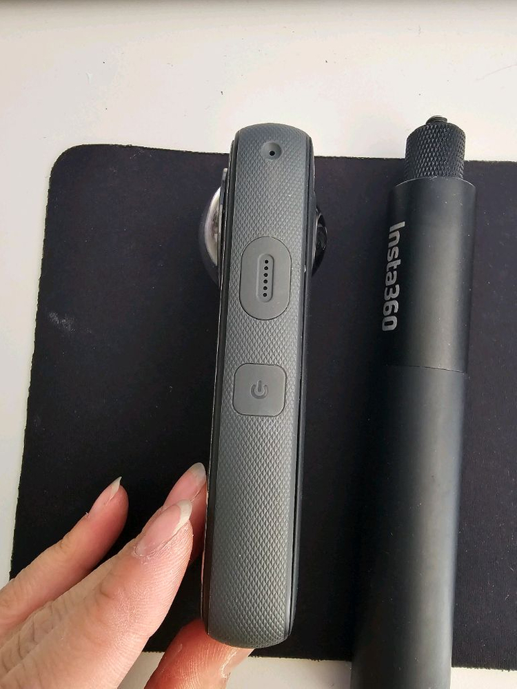 인스타360 one X2 액션캠 이미지