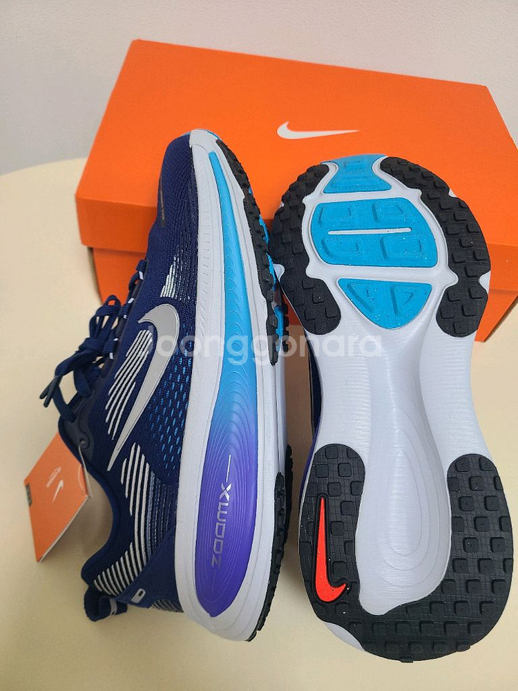 나이키 줌보메로 18 새상품--2