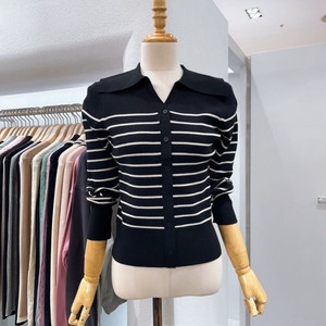 LIST 리스트 니트 택도 안 뗀 새상품 반값 이하