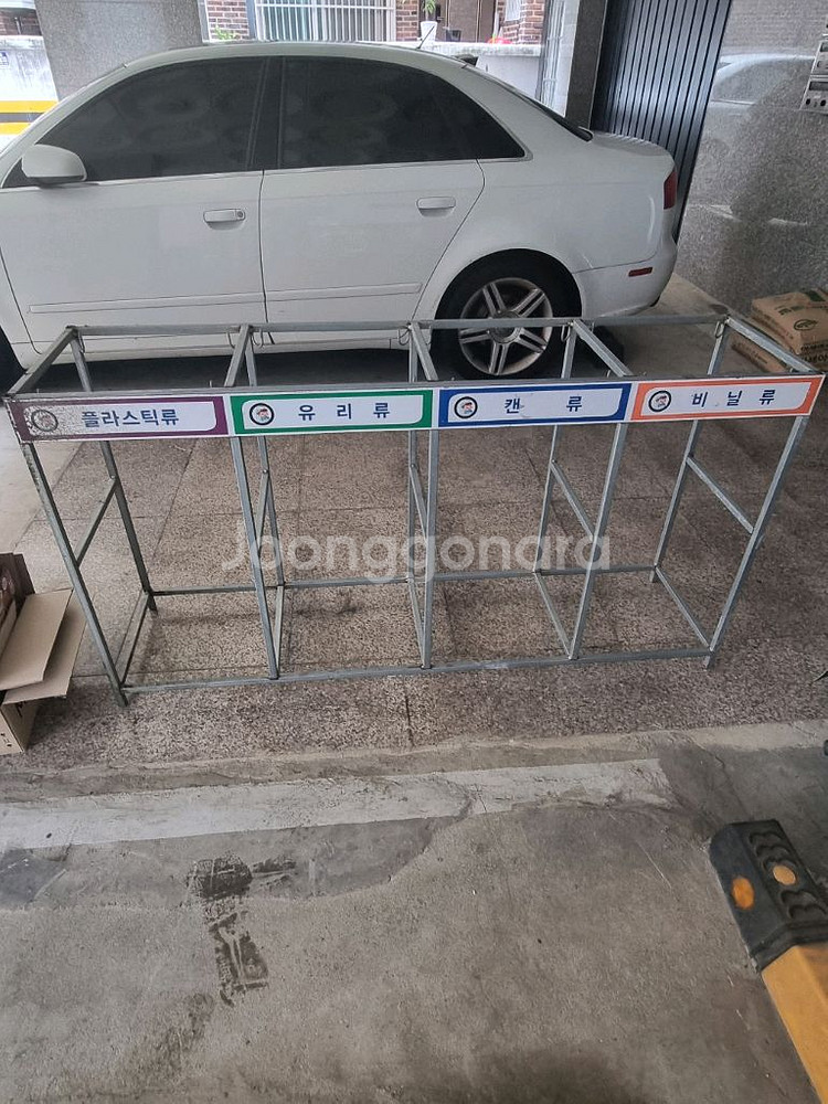 유리창 청소용 접이식 선반--0