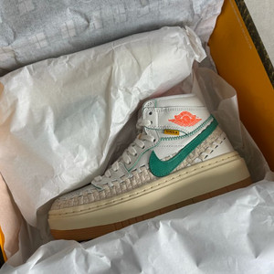 나이키 조던1 유니온 엘리베이트 하이 225