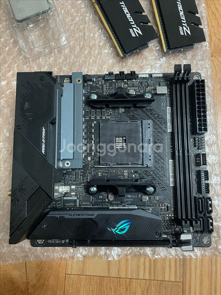 ASUS ROG STRIX B550i--1