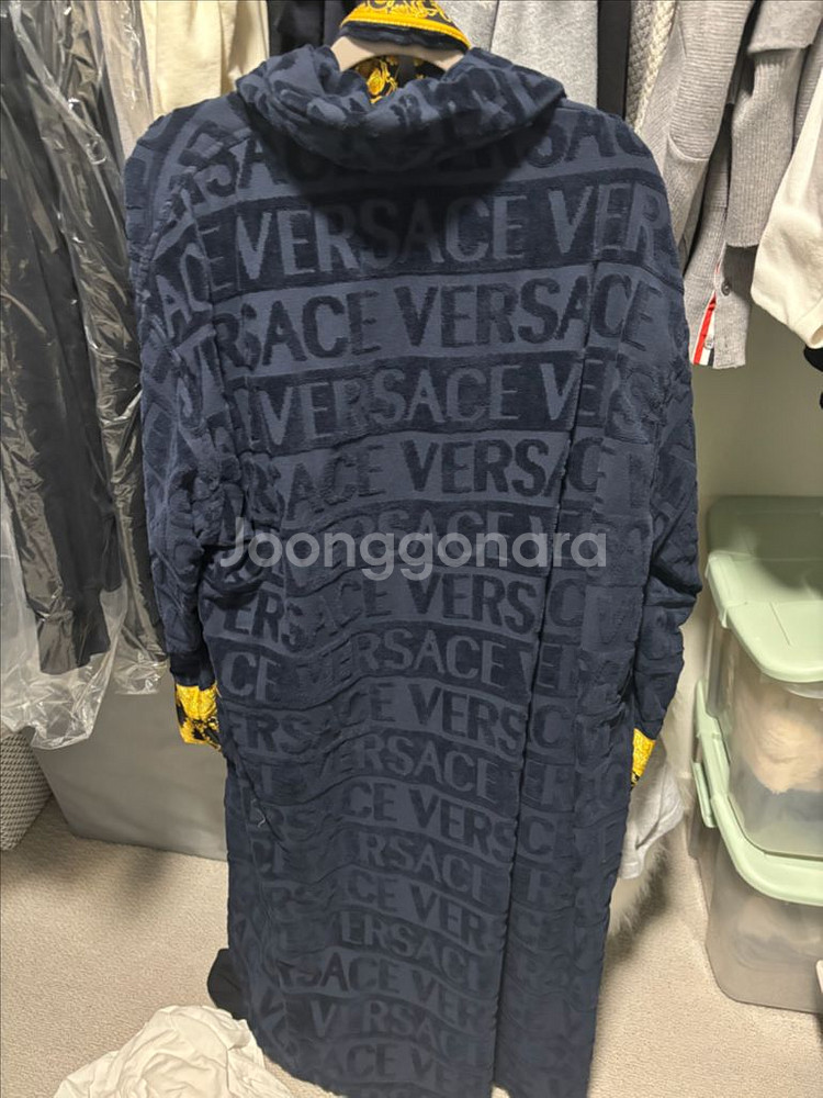 전재준 베르사체 가운 새상품--3