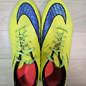 나이키 하이퍼베놈 AG 270