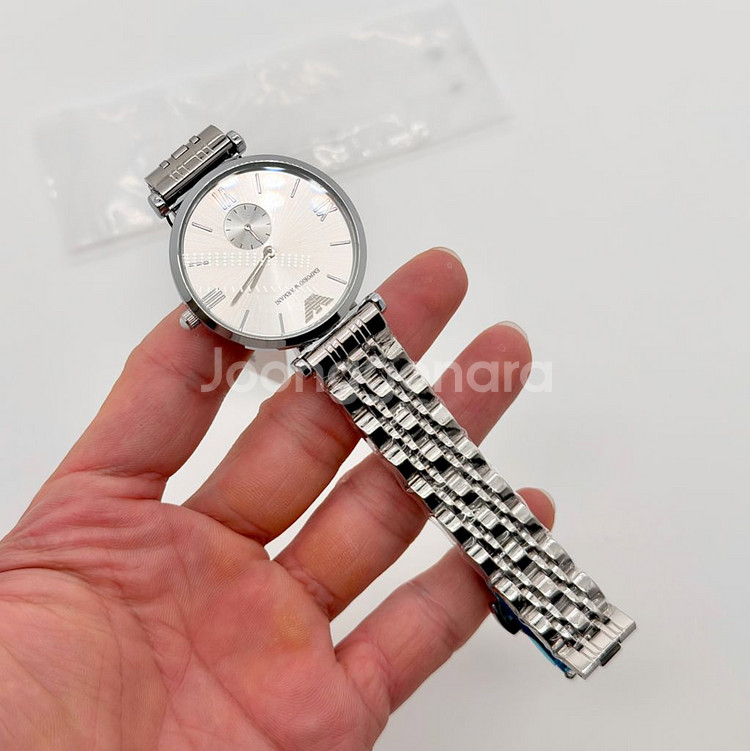 새상품 미착용 쿼츠 메탈시계 40mm--5