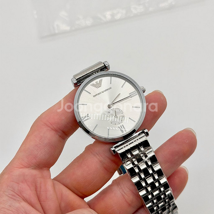 새상품 미착용 쿼츠 메탈시계 40mm--9