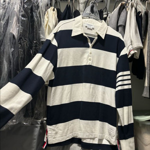 톰브라운 스트라이프 폴로셔츠