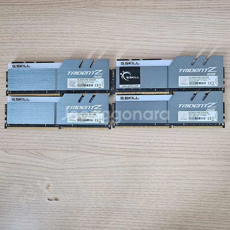 g.skill trident z ddr4 16GB 4개--1