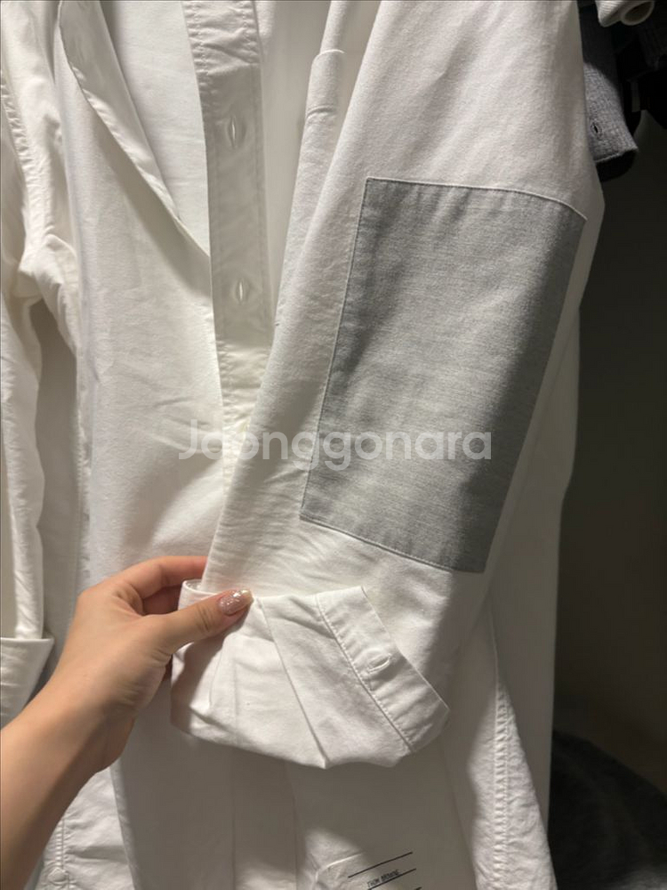 톰브라운 화이트 셔츠--1