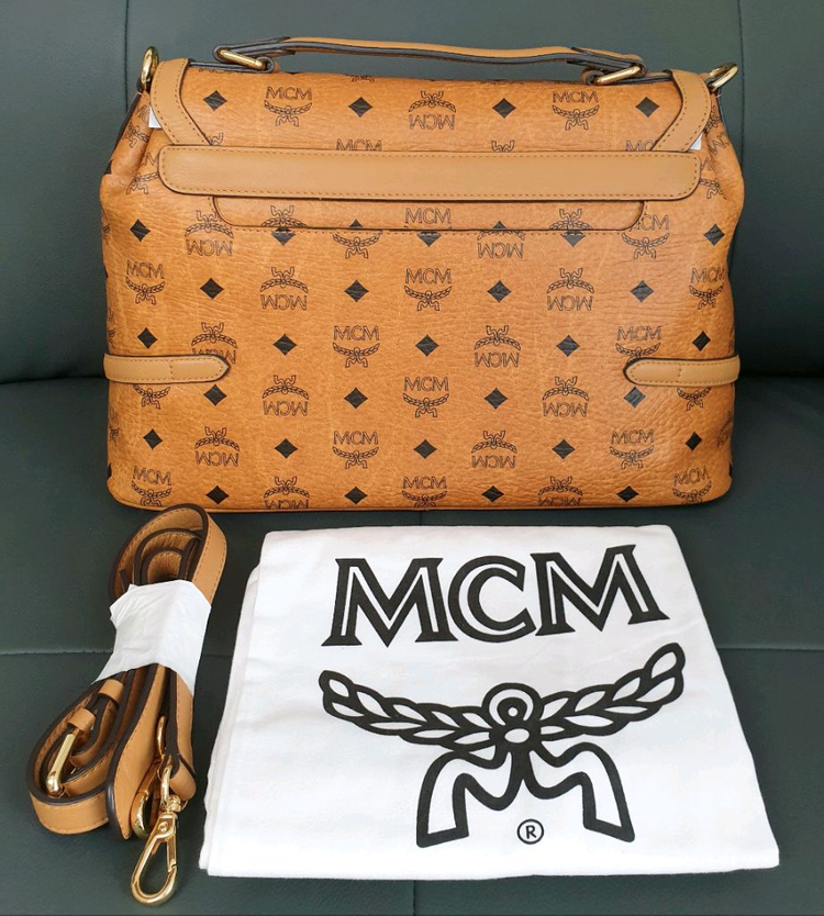 [새상품] MCM 가방 여성 숄더백--1