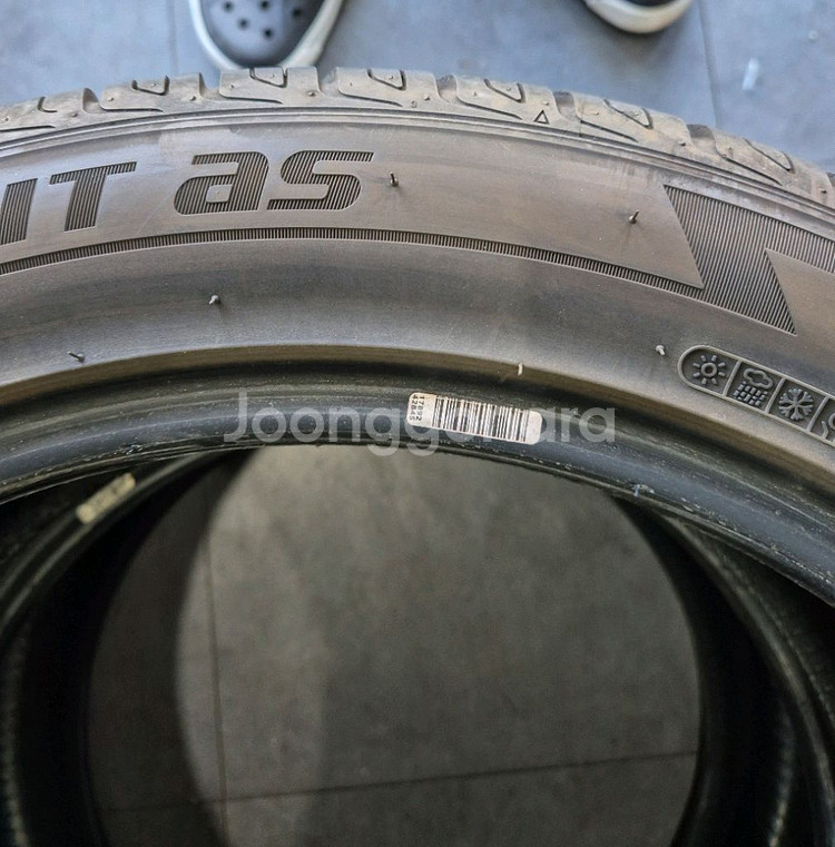 한국타이어 라우펜 235 45 18--4