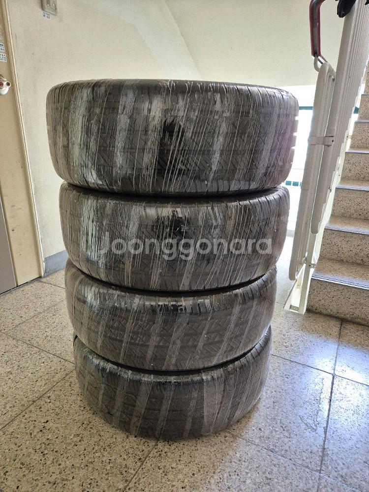 한국타이어 라우펜 235 45 18--0