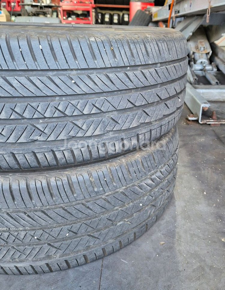 한국타이어 라우펜 235 45 18--7